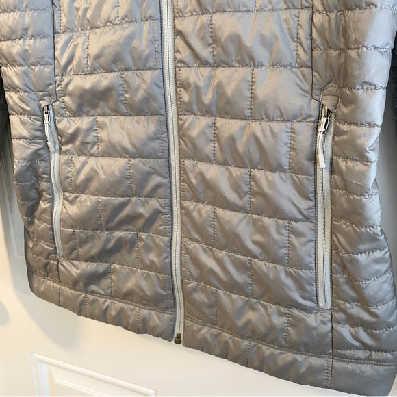 Patagonia women’s nano puff jacket - Picture 3 of 6